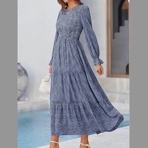 Fashion Blue Patterned Midi Dress Smocked Stretchy Bust and Collar Size Small